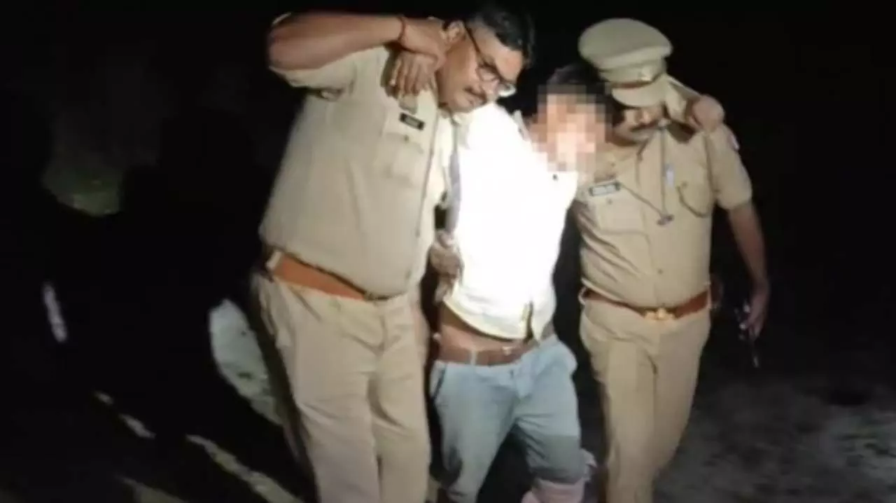 Barabanki News: पुलिस मुठभेड़ में टीलू पहाड़ी के पैर में लगी गोली, गिरफ्तार हुए तीन बदमाश, पुलिस टीम पर की थी फायरिंग
