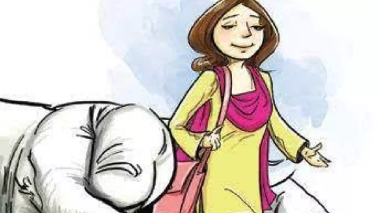 Lucknow News: अब महिला अपराधों पर लगेगी लगाम! लखनऊ पुलिस ने रीलॉन्च किया एंटी-रोमियो स्क्वाड, महिला सुरक्षा टीम से मिली नई पहचान