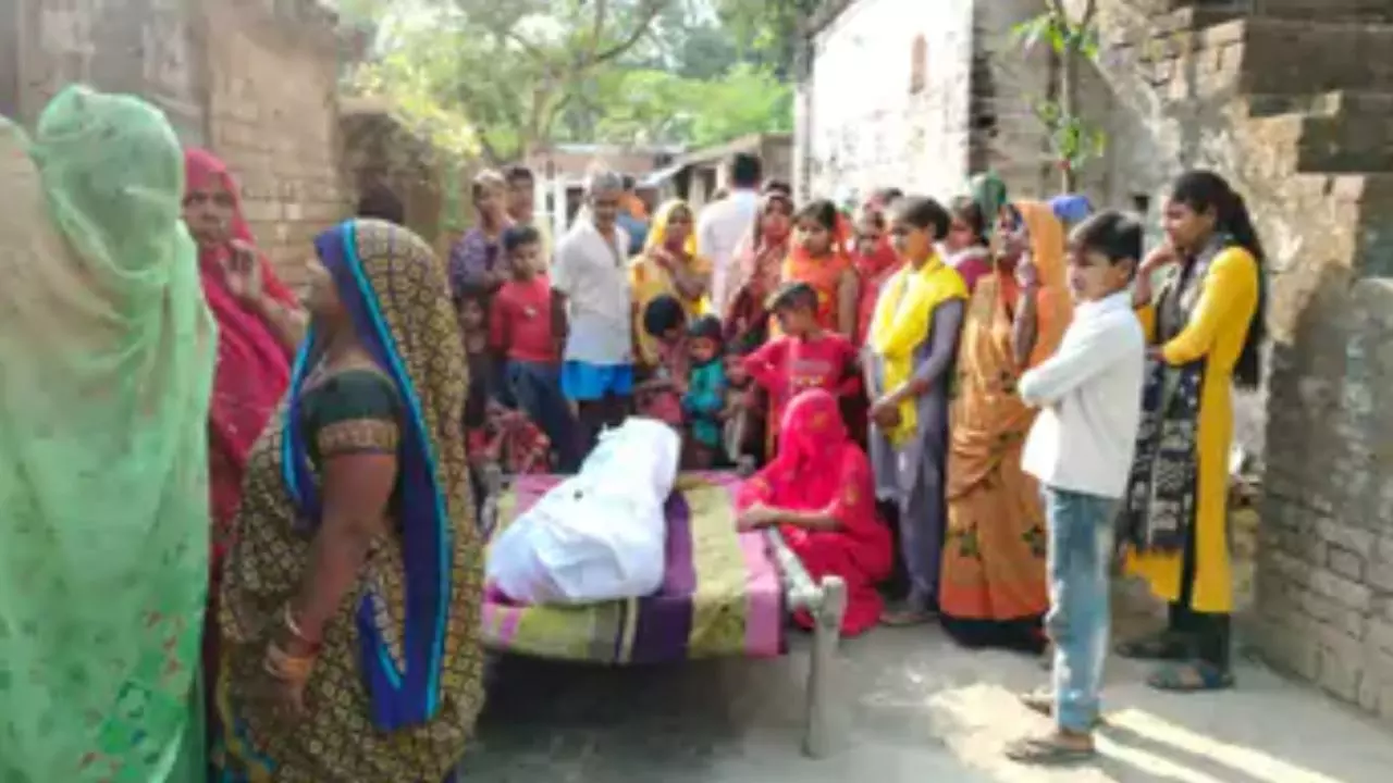 Shravasti News: श्रावस्ती में दो थानों में अलग-अलग कारणों से तीन की मौत,चार घायल Shravasti News: श्रावस्ती में दो थानों में अलग-अलग कारणों से तीन की मौत,चार घायल