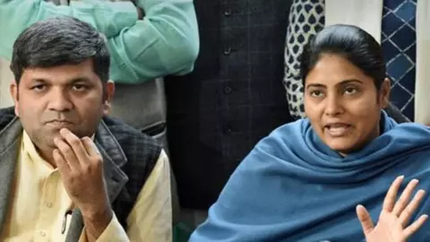Rebellion in Apna Dal