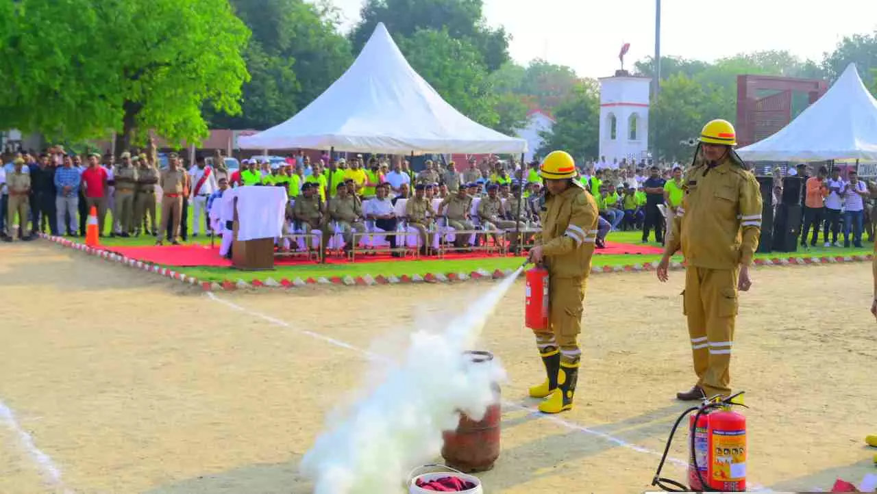 Varanasi News: विभिन्न स्थानों पर आयोजित किया जाएगा मॉक ड्रिल - जिलाधिकारी