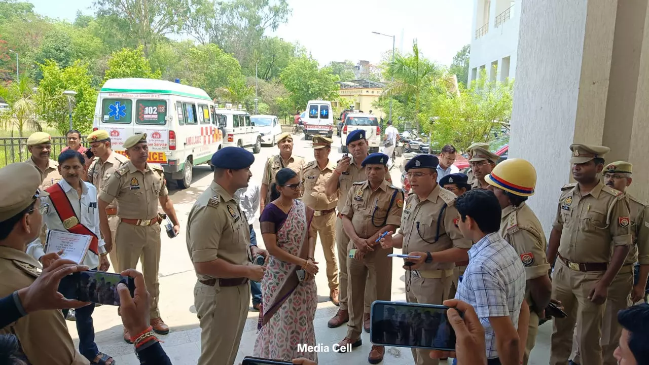 Banda News: एसपी पलाश की अगुवाई में 2 आतंकी ढेर!, डीएम जे. रीभा की मौजूदगी में सिविल डिफेंस माकड्रिल का आयोजन