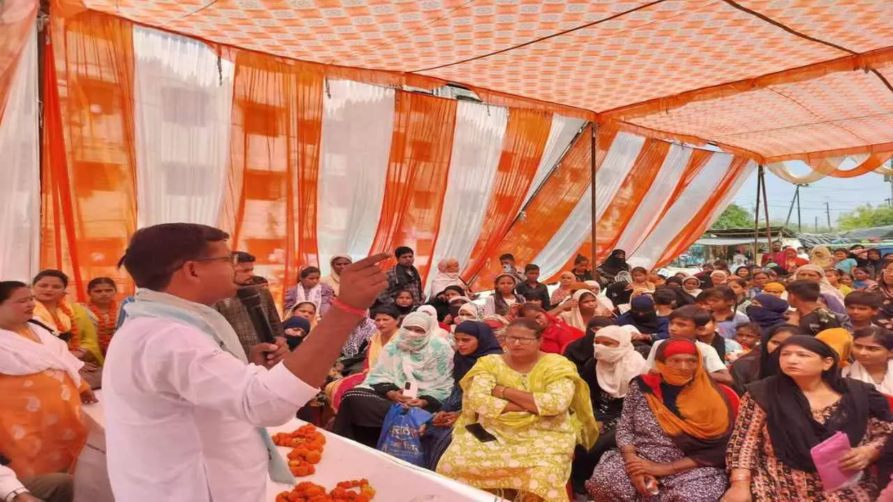 Unnao News: वक्फ़ संपत्तियों पर राजनीति तेज, भाजपा ने कांग्रेस के कानून को घेरा, भ्रष्टाचार के लगाए आरोप
