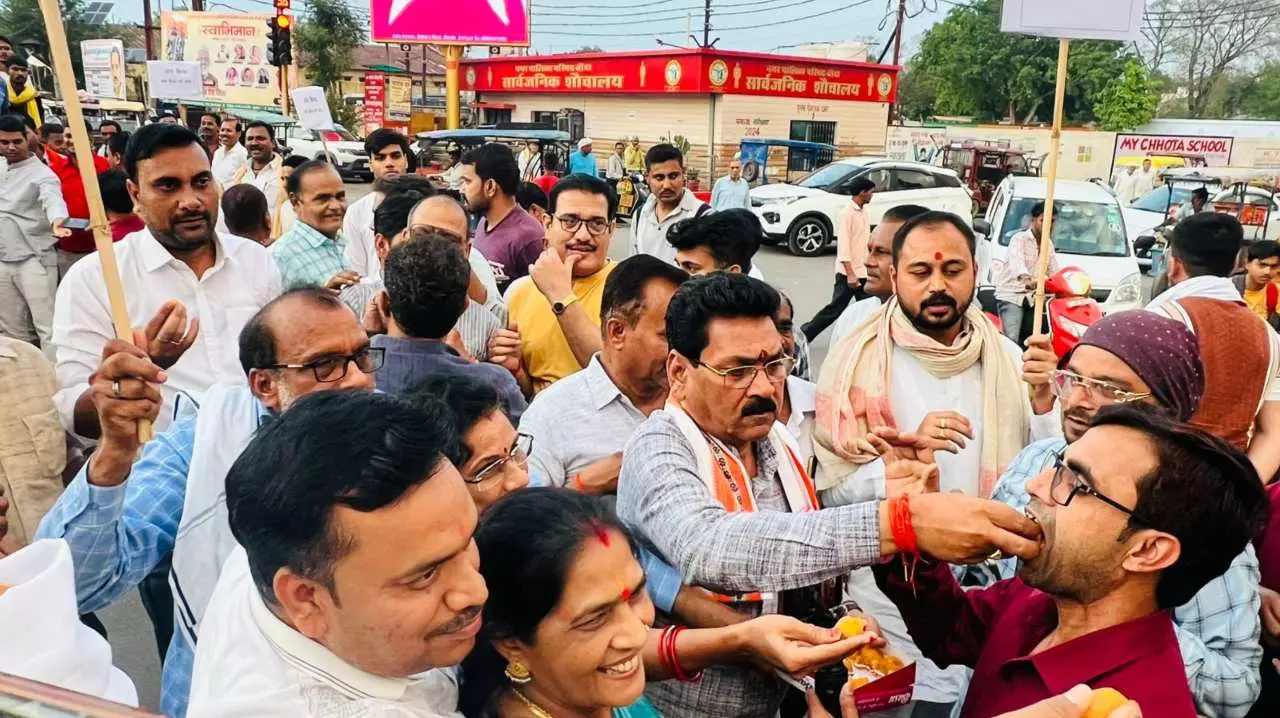 Banda News: आपरेशन सिंदूर की सफलता पर भाजपा ने निकाला विजय जुलूस
