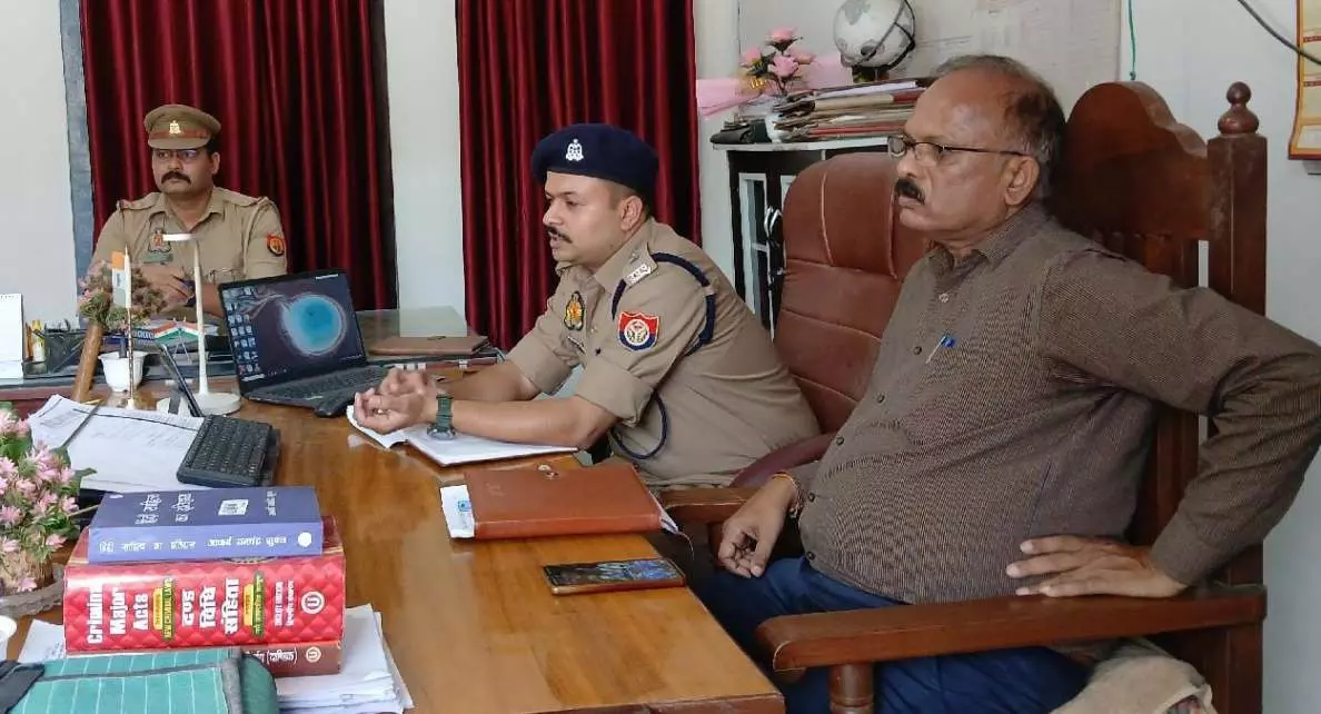 Azamgarh news :मार्क ड्रिल का उद्देश्य शत्रु आक्रमण से नागरिकों के सुरक्षा एवं बचाव हेतु लोगो को दी गई जानकारी