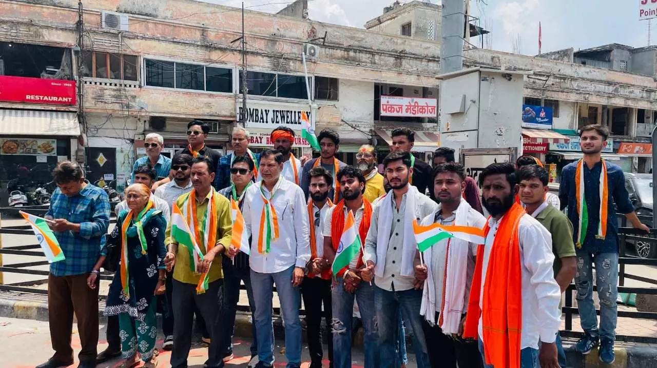 Aligarh News: अखिल भारतीय करणी सेना ने पाकिस्तान पर किए गए हमले के लिए खुशी मनाकर आभार व्यक्त किया