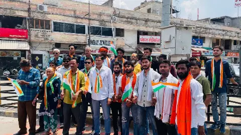 Aligarh News: अखिल भारतीय करणी सेना ने पाकिस्तान पर किए गए हमले के लिए खुशी मनाकर आभार व्यक्त किया