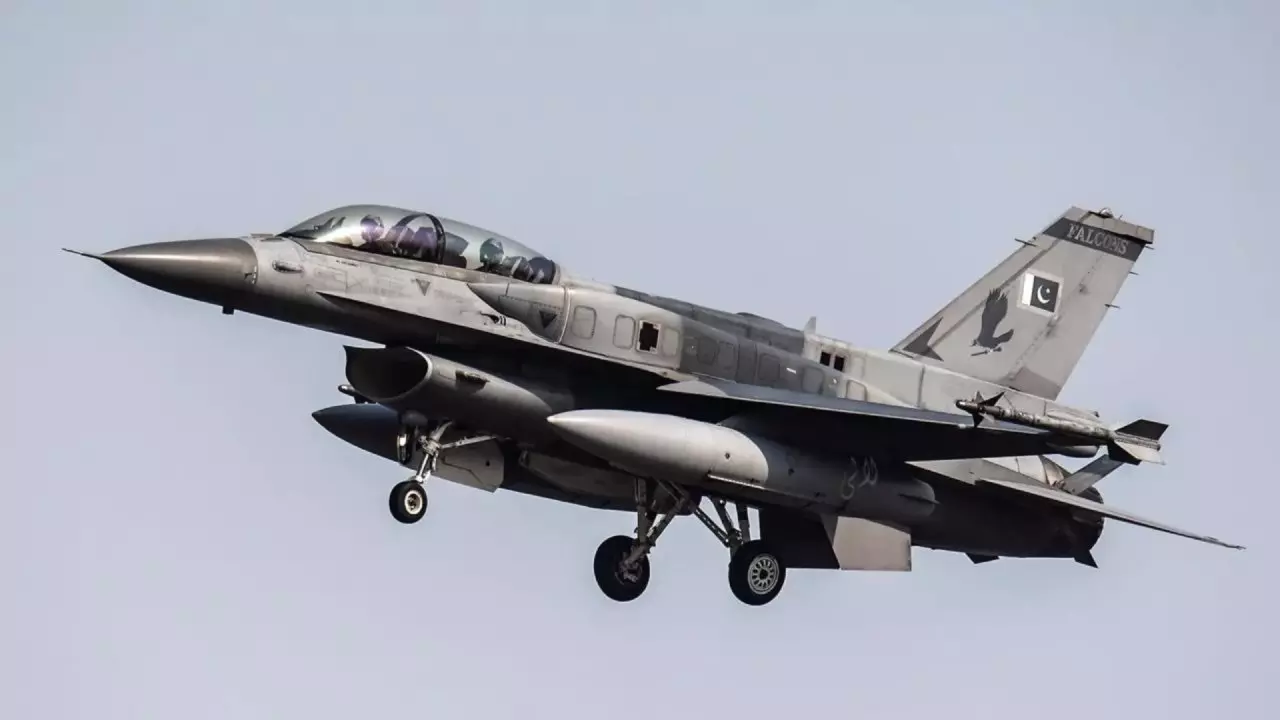 India Pakistan War: पाकिस्तान के F-16: घातक, लेकिन अब पुराने पड़ चुके हैं