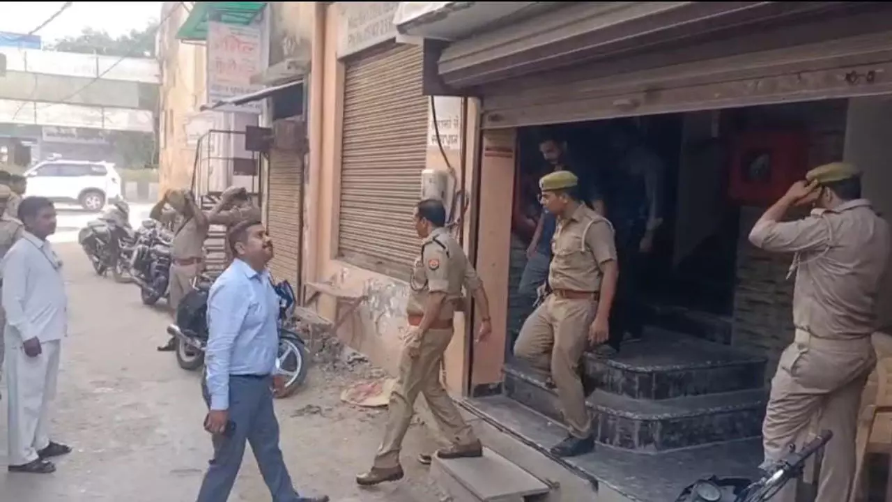 Etah News: पुलिस भर्ती में मेडिकल के नाम पर करोड़ों की अवैध वसूली का खुलासा, दो डॉक्टर गिरफ्तार