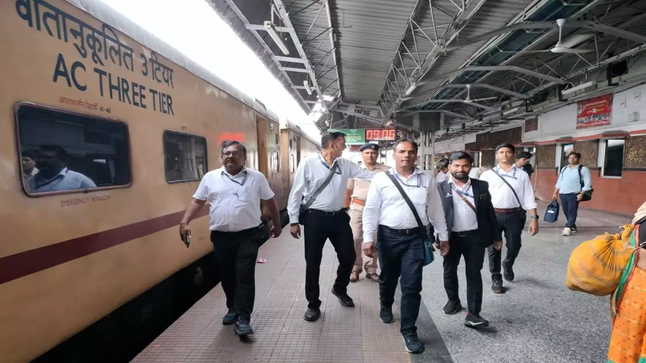 Intensive ticket checking campaign results in action taken against 1092 people traveling in trains without tickets