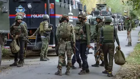 India Pakistan War Update: जम्मू-कश्मीर में BSF का बड़ा एक्शन: सांबा सेक्टर में घुसपैठ की कोशिश नाकाम, 7 आतंकी ढेर, पाकिस्तान की पोस्ट तबाह, Video