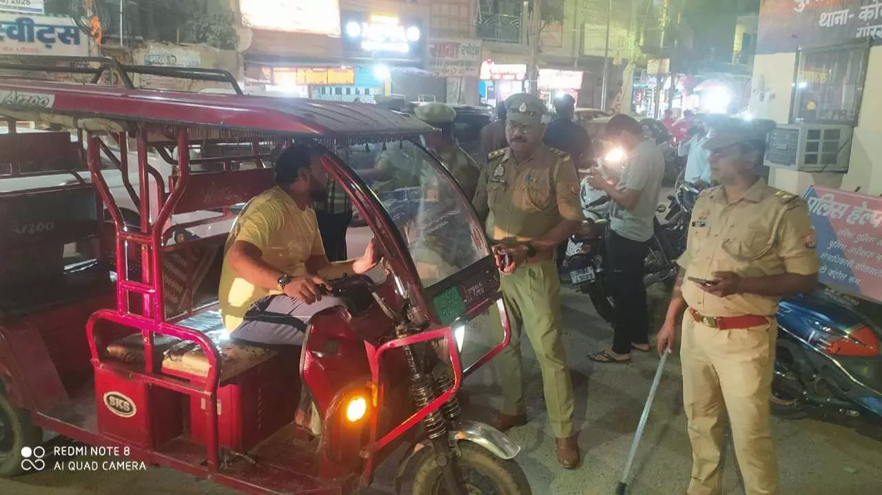 Gorakhpur News: नेपाल-बिहार बार्डर इलाके में 126 चेक प्वाइंट, गोरखनाथ मंदिर समेत इन 5 स्थानों के पास ड्रोन उड़ाने पर रोक