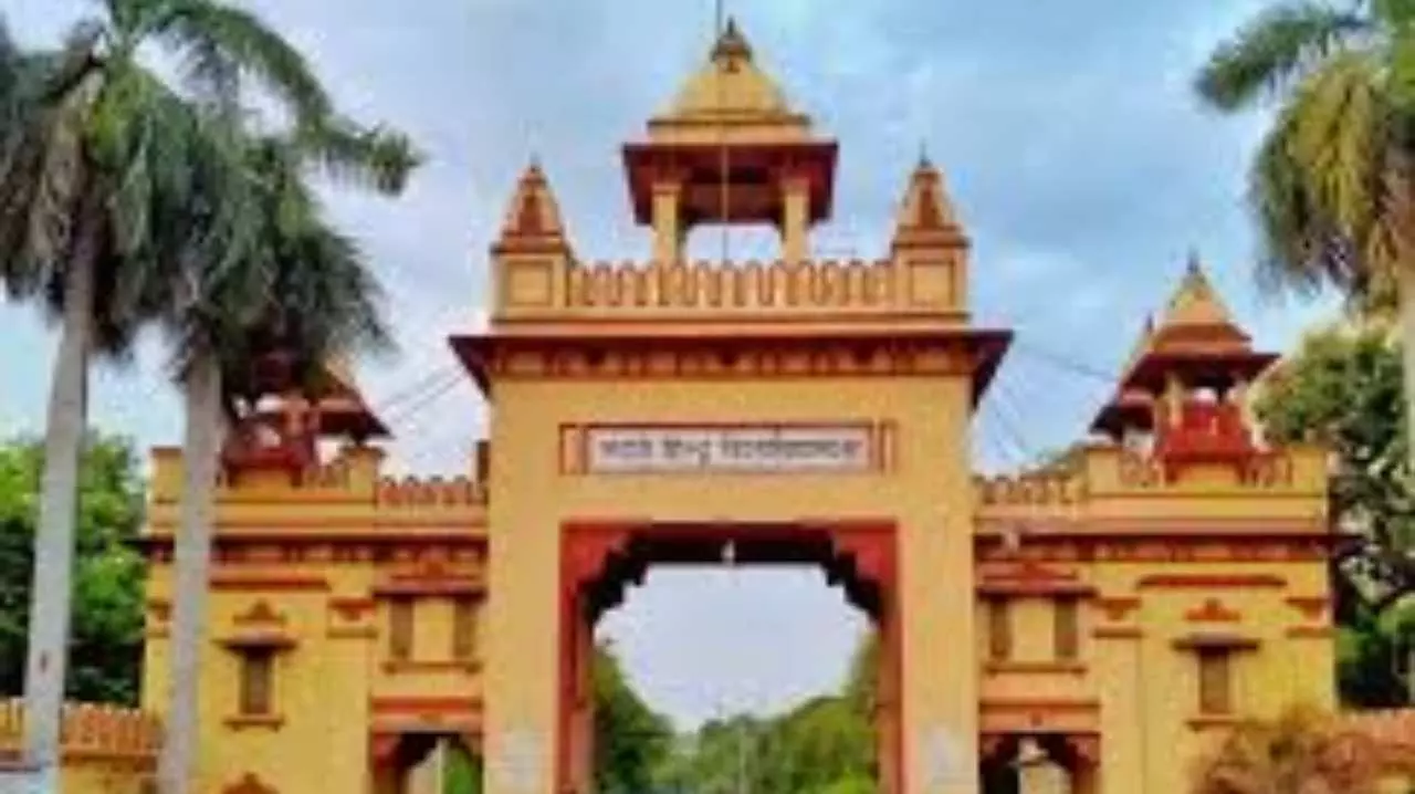 Varanasi News: BHU के आला अधिकारियों की कारनामों से बढ़ रही आम जनमानस की मुश्किल