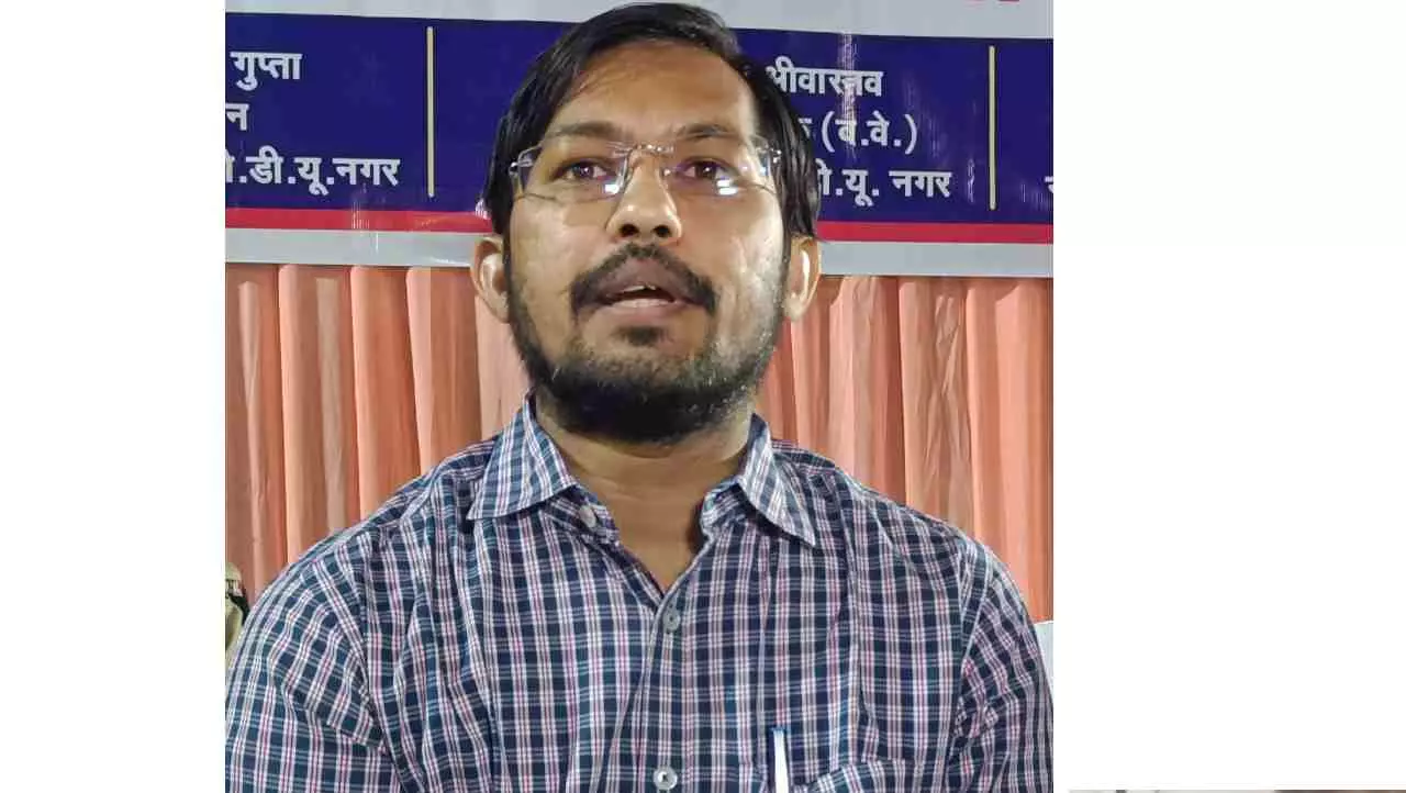 Chandauli News: पम्प कैनाल के आधुनिकीकरण कार्यों में गुणवत्ता को लेकर डीएम ने ठेकेदार को दी चेतावनी,मैटेरियल की लैब होगा परीक्षण