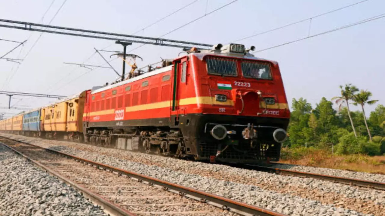 Trains delay in hardoi