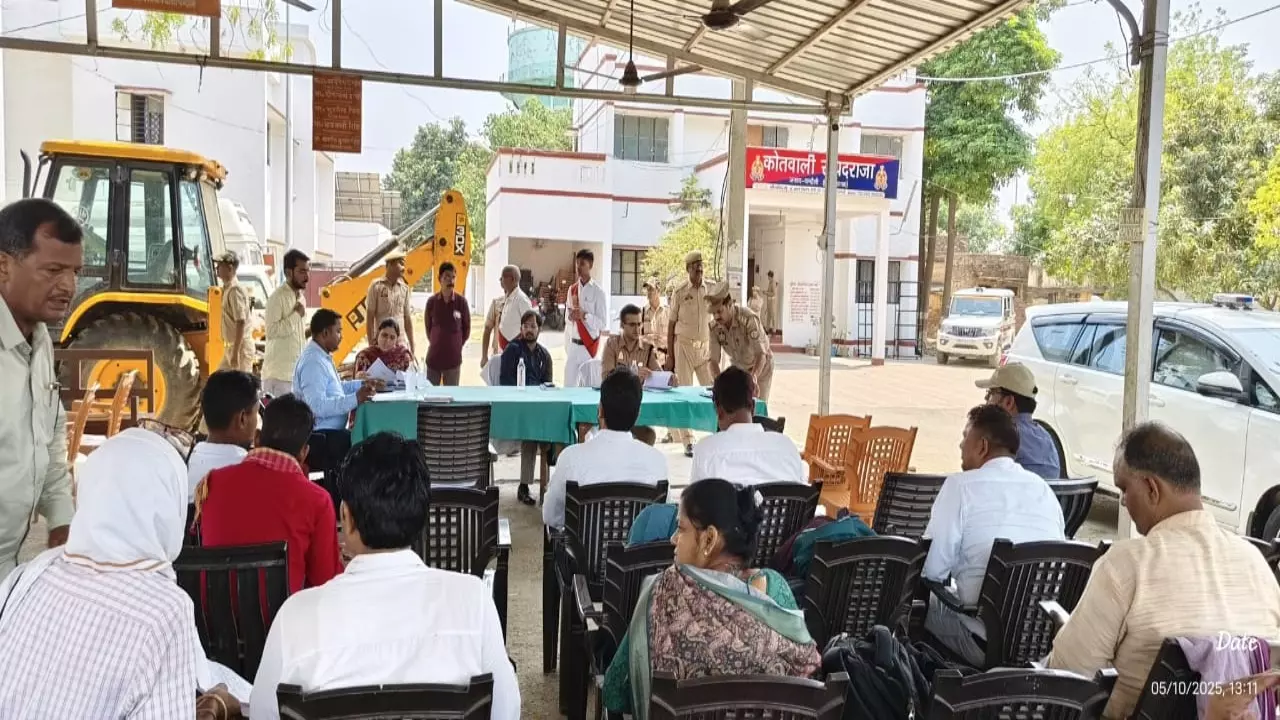 Chandauli News: चौपाल पर पहुंचे अफसर : सैयदराजा में फरियादियों की समस्याओं पर डीएम और एसपी का त्वरित एक्शन