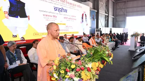 Lucknow News: डिफेंस कॉरिडोर में ब्रह्मोस मिसाइल उत्पादन यूनिट का उद्घाटन, योगी बोले-ब्रह्मोस मिसाइल की ताकत नहीं देखी तो पाकिस्तान से समझे..