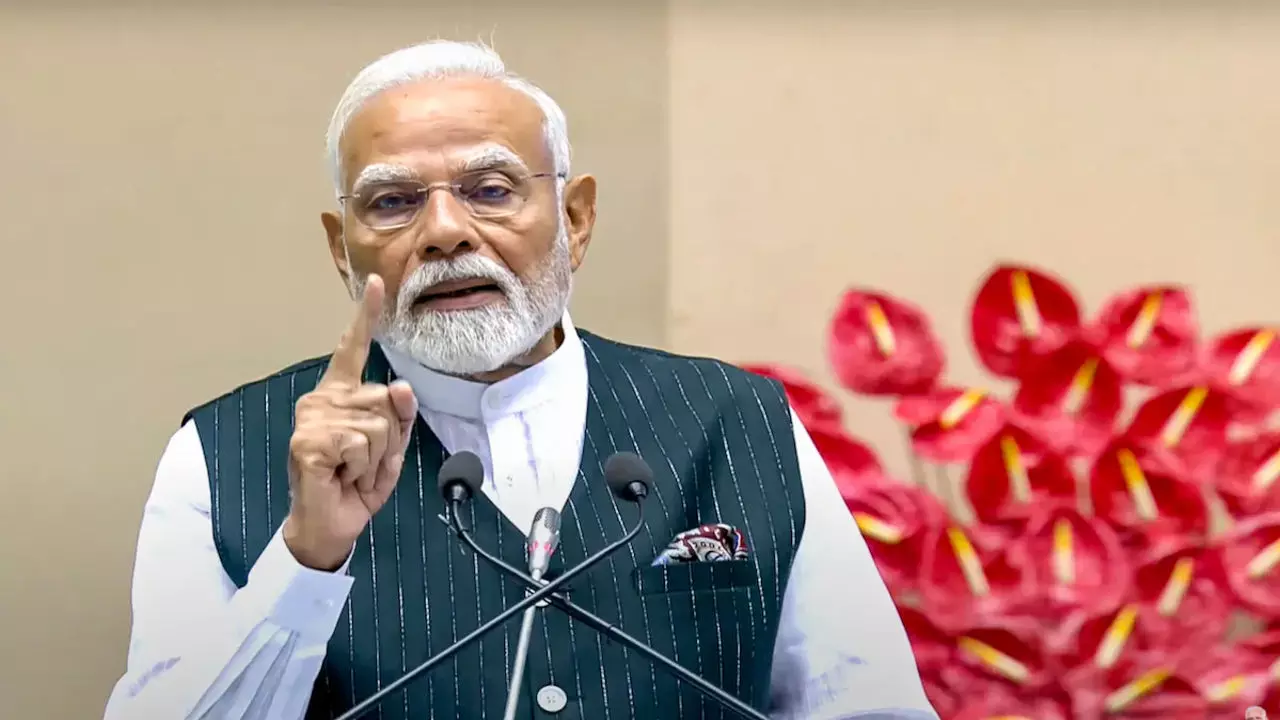 India- Pakistan Tension: पाकिस्तान को मोदी की कड़ी चेतावनी, अब कोई हरकत की तो खत्म हो जाओगे