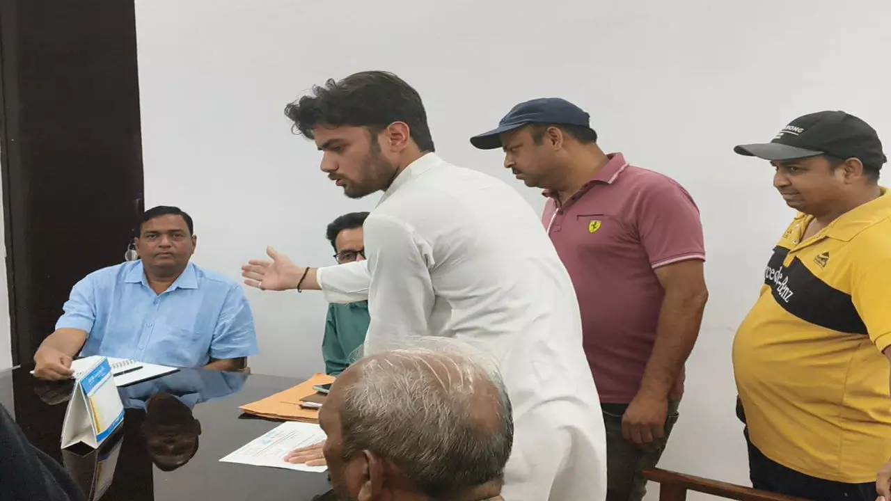 Man fell into deep pit died Man fell into deep pit died