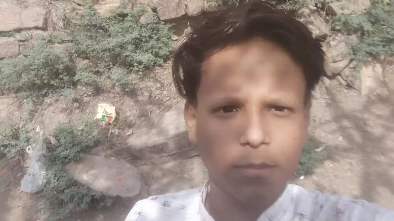 Hathras News: कम नंबर आने पर परिजनों ने डांटा तो गायब हुआ दसवीं का छात्र