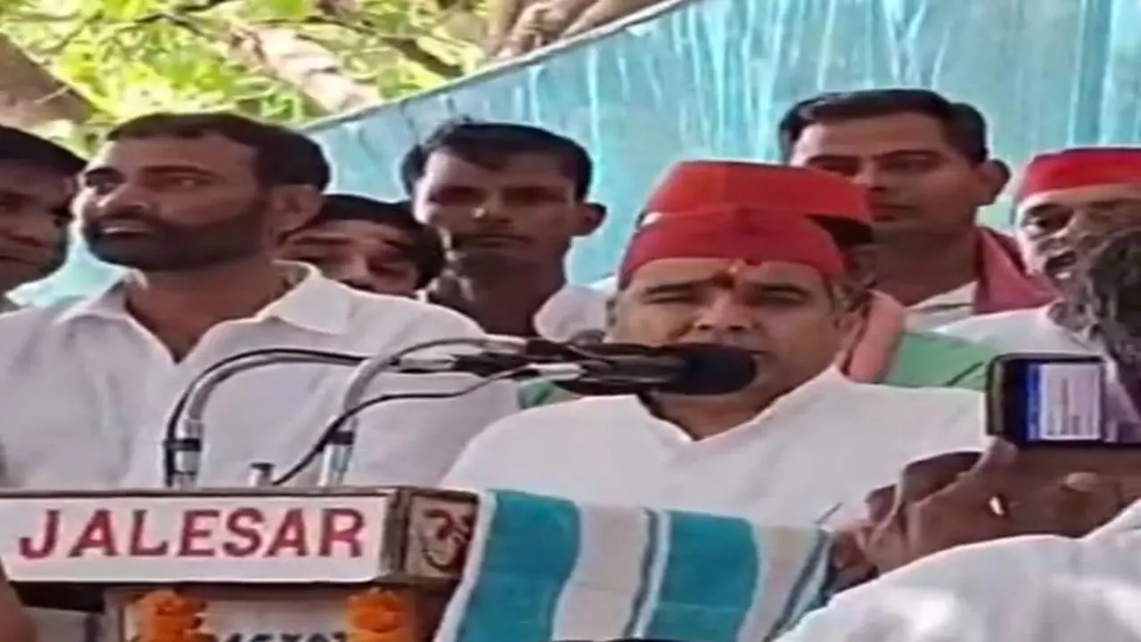 Etah News: सपा सांसद धर्मेन्द्र यादव ने समसपुर में भगवान सिंह यादव की प्रतिमा का किया अनावरण,  प्रदेश सरकार पर बोला हमला