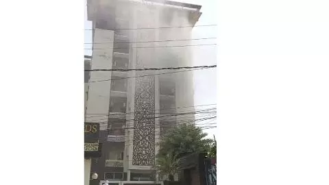Lucknow News: рд▓рдЦрдирдК рдХреЗ рдРрд╢рдмрд╛рдЧ рд╕реНрдерд┐рдд The Woods Apartment рдореЗрдВ рд▓рдЧреА рднреАрд╖рдг рдЖрдЧ, 1 рдШрдВрдЯреЗ рдХреА рдХреЬреА рдорд╢рдХреНрдХрдд рдХреЗ рдмрд╛рдж рдкрд╛рдпрд╛ рдЧрдпрд╛ рдХрд╛рдмреВ Lucknow News: рд▓рдЦрдирдК рдХреЗ рдРрд╢рдмрд╛рдЧ рд╕реНрдерд┐рдд The Woods Apartment рдореЗрдВ рд▓рдЧреА рднреАрд╖рдг рдЖрдЧ, 1 рдШрдВрдЯреЗ рдХреА рдХреЬреА рдорд╢рдХреНрдХрдд рдХреЗ рдмрд╛рдж рдкрд╛рдпрд╛ рдЧрдпрд╛ рдХрд╛рдмреВ