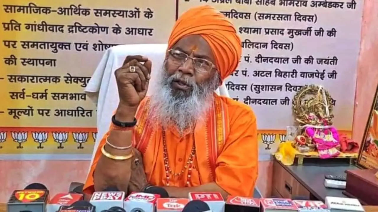 Unnao News : मंत्री विजय शाह के बयान पर साक्षी बोले - मैं हाथ जोड़कर देश की बहादुर बेटियों का सम्मान करता हूं