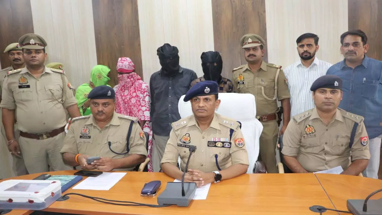 Police arrest two women members of inter state gang with abducted child Crime News in Hindi