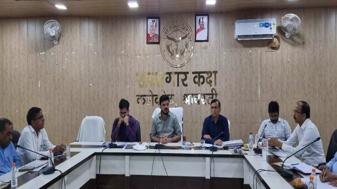 Small salary of service planning officer absent in IGRS review meeting, notice issued explaining reasons