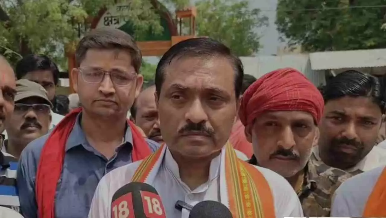 Amethi News: अमेठी में राजेश अग्रहरि ने चाइना मेड उत्पादों को बायकॉट कर स्वदेशी उत्पादन बढ़ाने की किया अपील