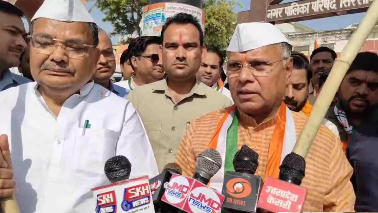 Firozabad News: ऑपरेशन सिंदूर और भारतीय सैनिकों के शौर्य पराक्रम के सम्मान में सिरसागंज नगर में निकल गई भव्य तिरंगा यात्रा