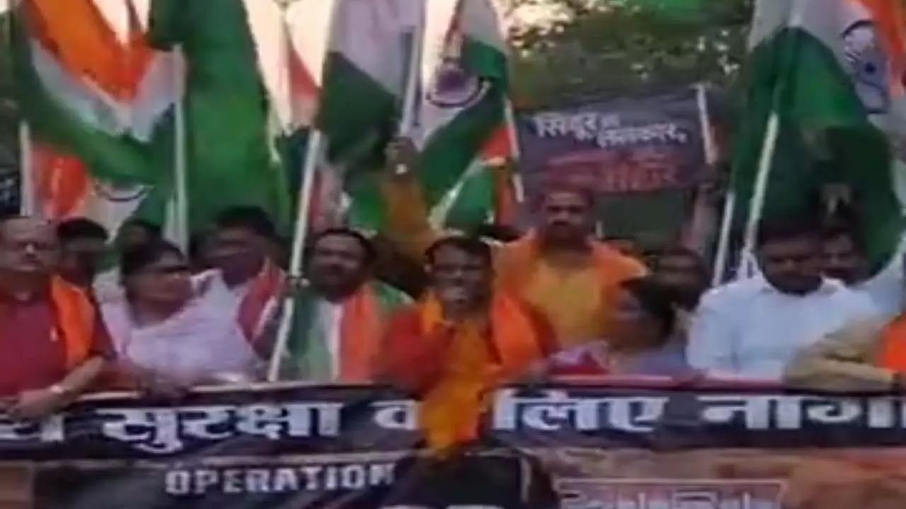 BJP marks the success of Operation Sindur, students hold a statue of Madhya Pradesh Deputy Chief Minister