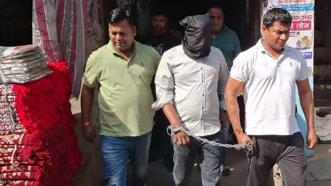 सेना की ट्रेन उड़ाने वाला था ISI! ऑपरेशन सिंदूर से लेकर सेना की एक-एक सूचना दे रहा था देश का गद्दार सेना की ट्रेन उड़ाने वाला था ISI! ऑपरेशन सिंदूर से लेकर सेना की एक-एक सूचना दे रहा था देश का गद्दार