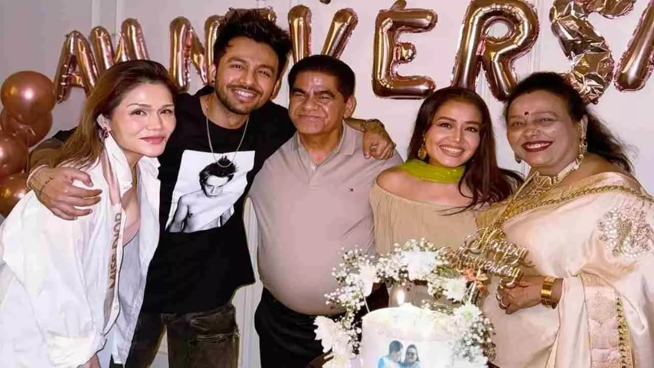 Neha Kakkar-Sonu Kakkar And Tony Kakkar