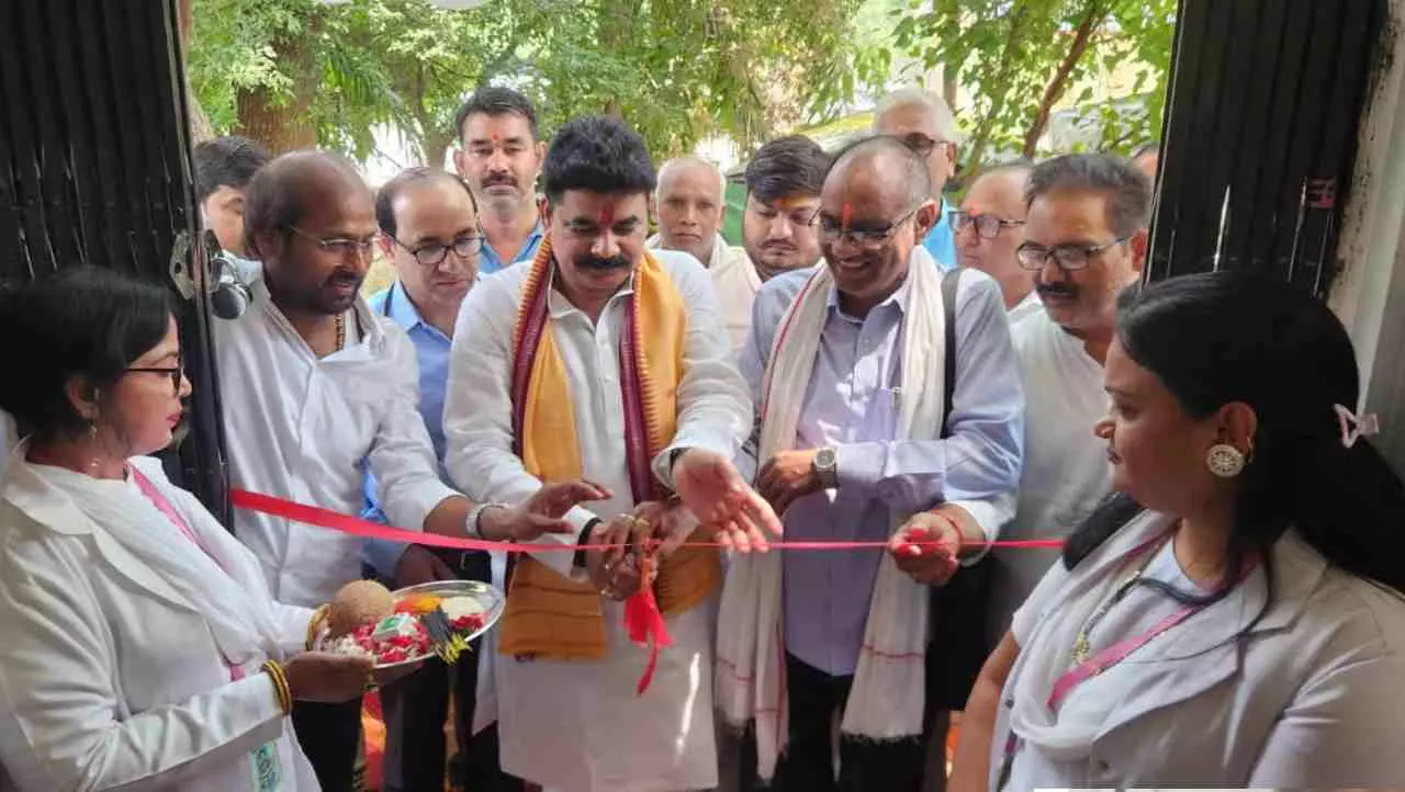 Jaunpur News: ब्लॉक पब्लिक हेल्थ यूनिट का विधायक रमेश मिश्रा ने किया लोकार्पण, क्षेत्रवासियों को मिलेगी आधुनिक जांच सुविधाएं