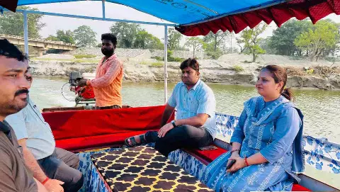 Lakhimpur Kheri News: एडीएम ने किया शारदा नदी के ड्रेसिंग कार्यों का औचक निरीक्षण, दिए निर्देश