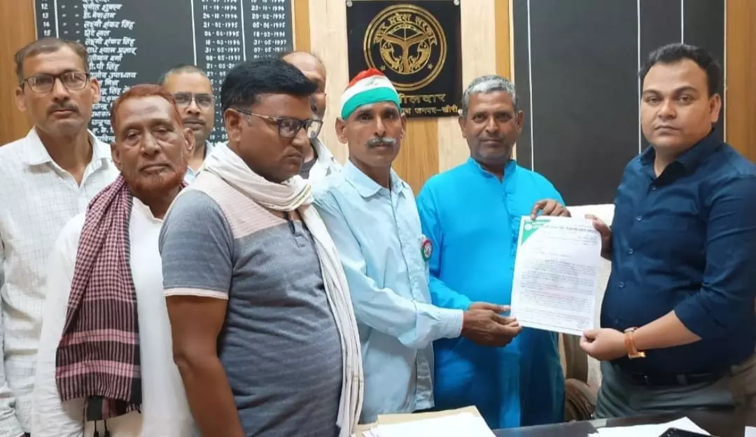 Lakhimpur kheri News: बजाज चीनी मिलों का गन्ना भुगतान कराएं डीएम! राकिशसं ने डीएम के नाम नायब तहसीलदार को दिया ज्ञापन