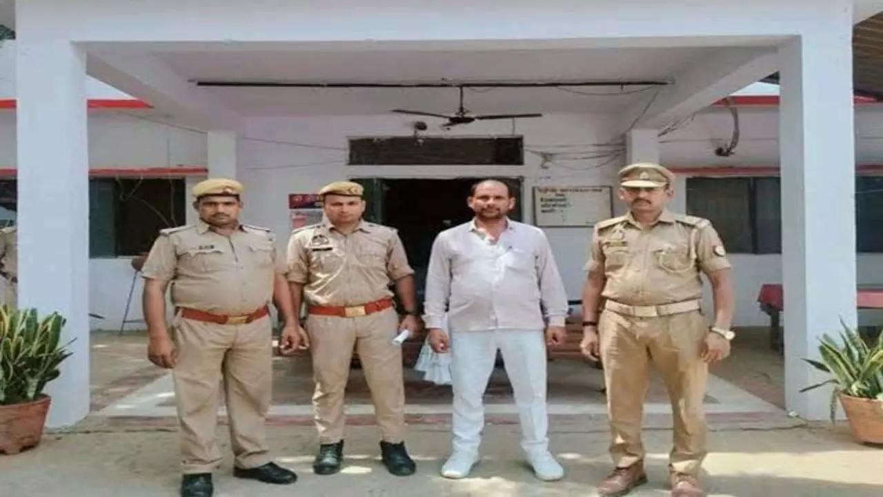 Auraiya News: शादी में तमंचा लहराना पड़ा महंगा, आरोपी गिरफ्तार