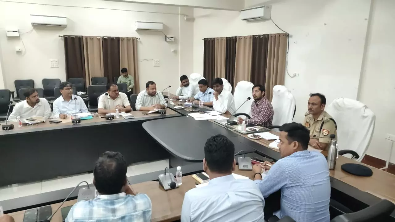 Chandauli News: चंदौली अलर्ट: बाढ़ से निपटने के लिए कमर कस ली गई