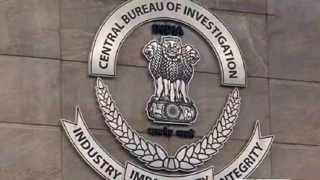 Jaunpur News: रिश्वतखोरी का पर्दाफाश! डाक विभाग के SDI मड़ियाहूं को CBI ने रंगे हाथों पकड़ा