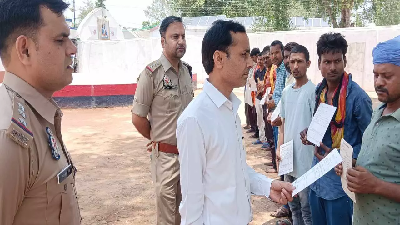 Banda News: ADJ ने जांची जेल, कूलर-पंखे दुरुस्त रखने और शीतल पेयजल मुहैया कराने की हिदायत