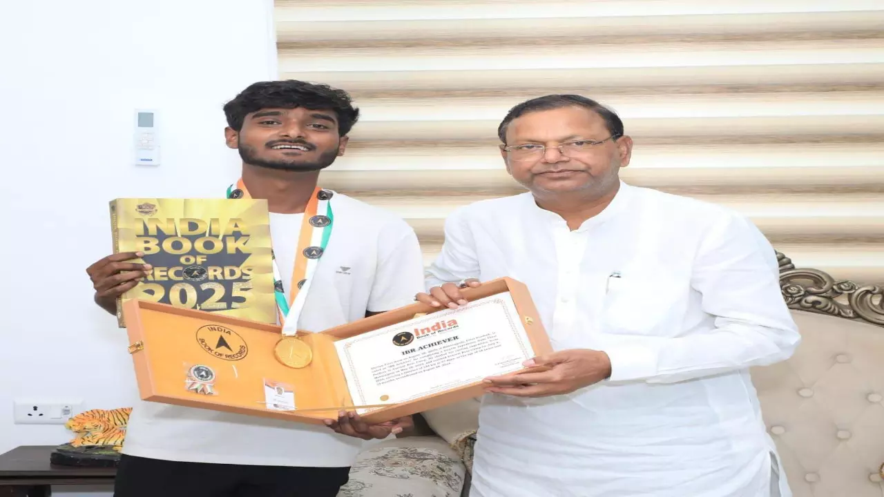 एवरेस्ट बेस कैंप तक सबसे कम उम्र में पहुंचने वाले साइक्लिस्ट शिवम को केंद्रीय मंत्री ने दी बधाई, इंडिया बुक ऑफ रिकॉर्ड में दर्ज हुआ कीर्तिमान