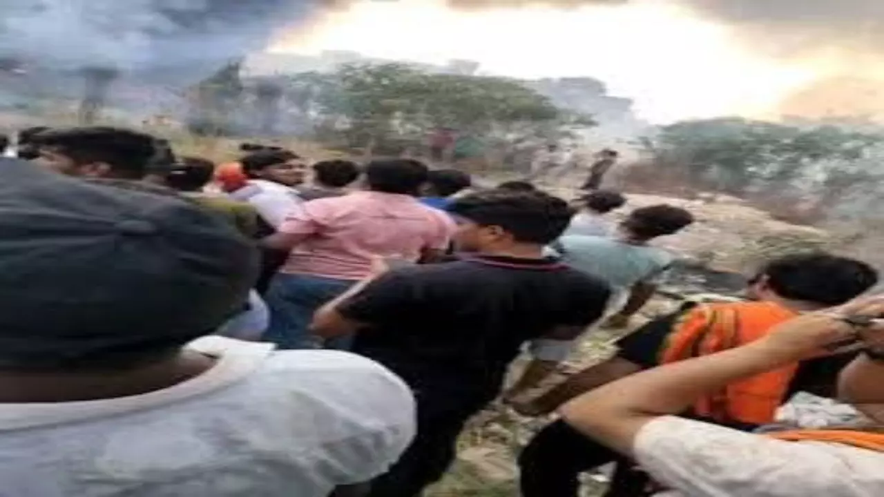 Jaunpur News: मुंगराबादशाहपुर थाने में भीषण आग, मचा हड़कंप