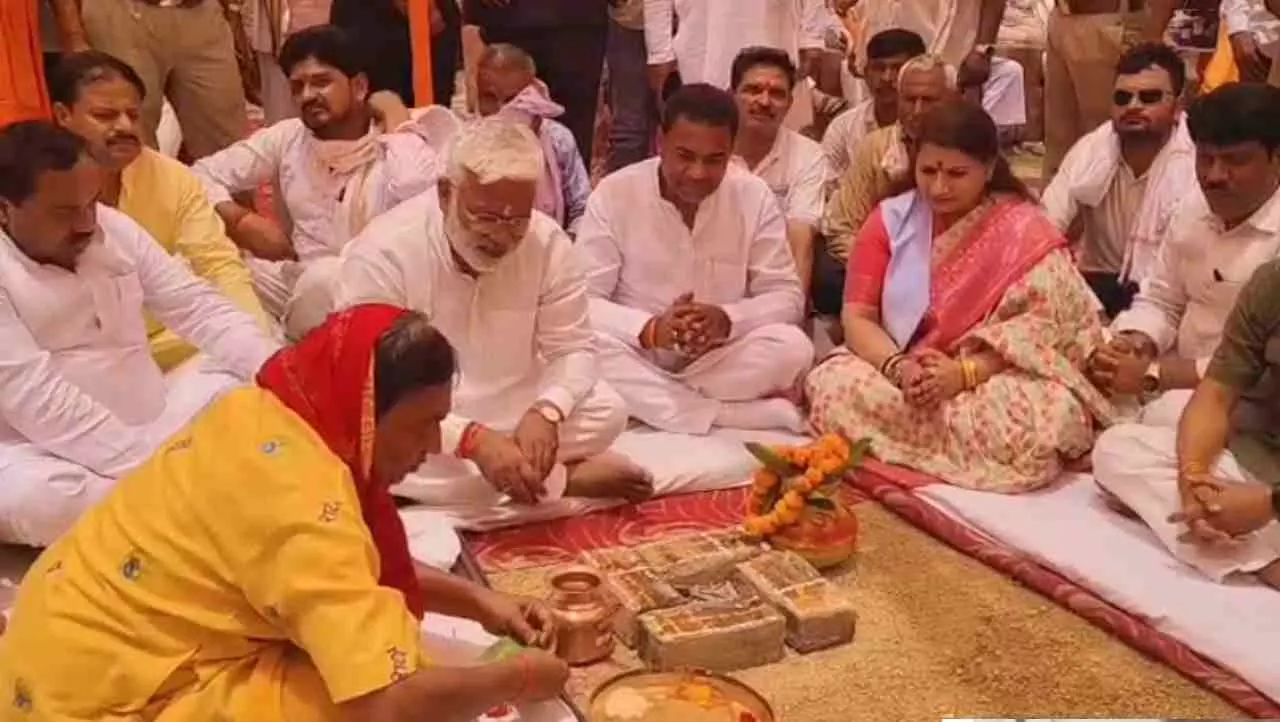 Jalaun News: जल शक्ति मंत्री स्वतंत्र देव सिंह पहुंचे जालौन, पम्प कैनाल परियोजना का किया भूमि पूजन