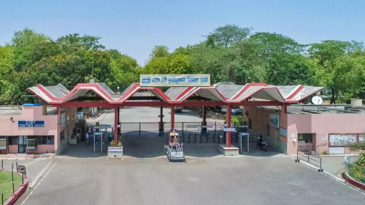 Jhansi News: भेल झांसी इकाई ने पिछले वित्त वर्ष की तुलना में 100 प्रतिशत की वृद्धि अर्जित की, पिछले 12 वर्षों में सर्वाधिक वार्षिक टर्नओवर किया
