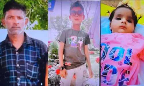 Bareilly News: ऑटो से बरेली लौट रहे परिवार को अज्ञात वाहन ने मारी टक्कर ,पिता सहित दो बेटो की मौत ,पत्नी और बेटी गंभीर रूप से घायल