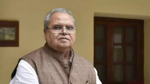 JK Former governor Satya Pal Malik in trouble CBI files chargesheet in corruption case