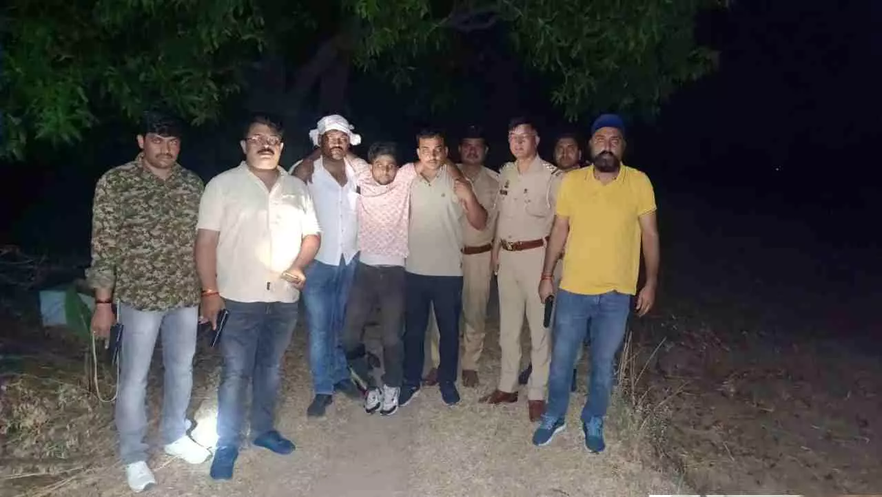 Jhansi News: झाँसी पुलिस को बड़ी सफलता: पुलिस मुठभेड़ में एक घायल, 07 शातिर बदमाश गिरफ्तार, चोरी और लूट का माल बरामद