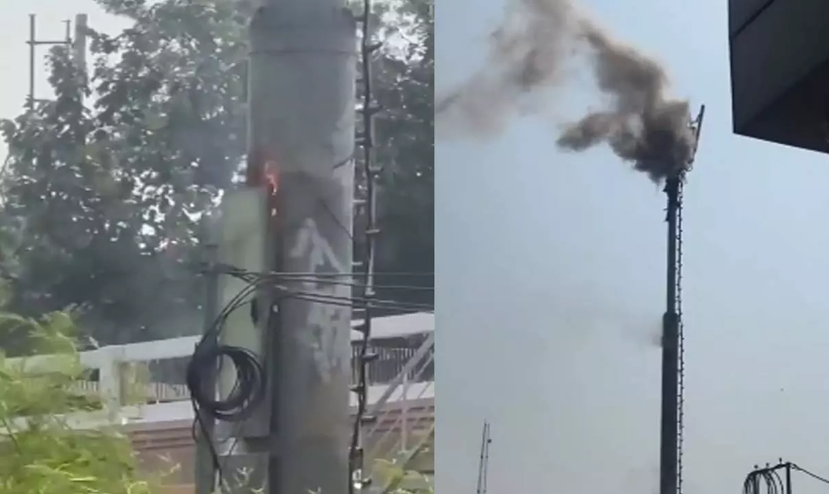 Heavy fire in mobile tower short circuit Hapur News in Hindi
