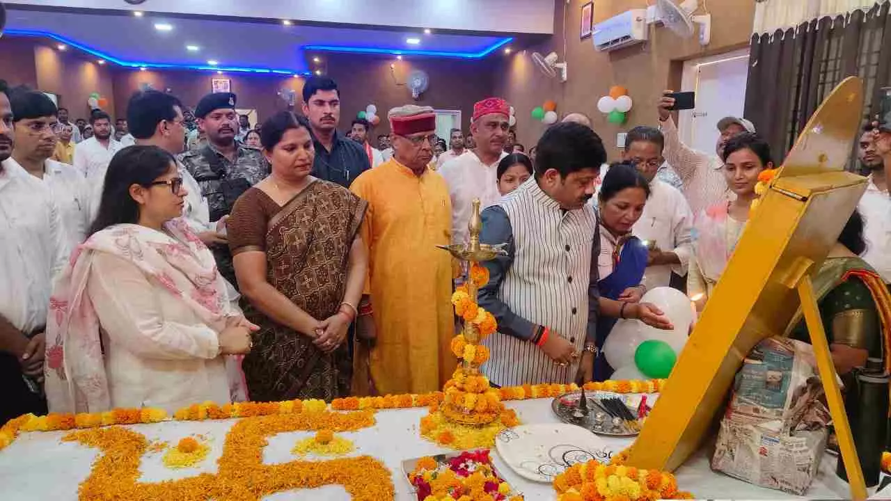Mirzapur News: नंद गोपाल नंदी बोले, जिन 41 विद्यालयों में NCRT की किताबें नहीं चलाई जा रही, विद्यालयों में मानक से शिक्षक नहीं है उनके खिलाफ होगी कठोर कार्रवाई